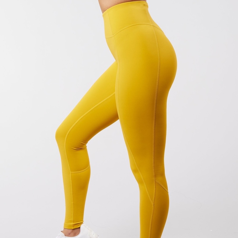 Buffbunny Outlaw Flame yellow. EUC